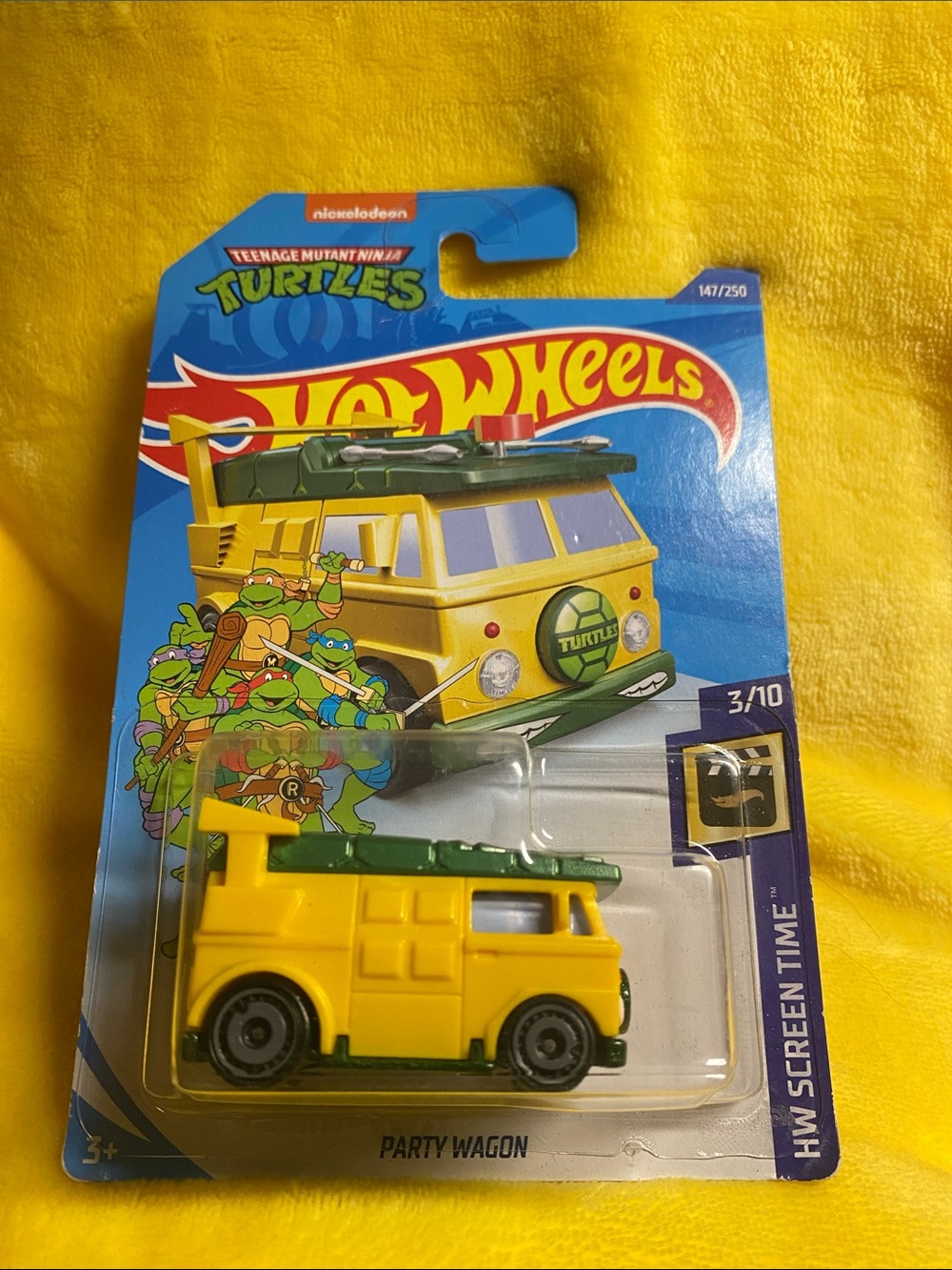 Hot Wheels Teenage Mutant Ninja Turtles Yellow Party Wagon Toy